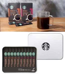 コレクション性の高いカップやカップホルダーとのセット商品も(スターバックス)