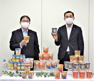 征矢真一社長㊧と黒柳伸治部長(ポッカサッポロフード&ビバレッジ)