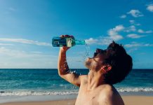 総合飲料特集 利益重視で上期3%増 飲料業界夏本番