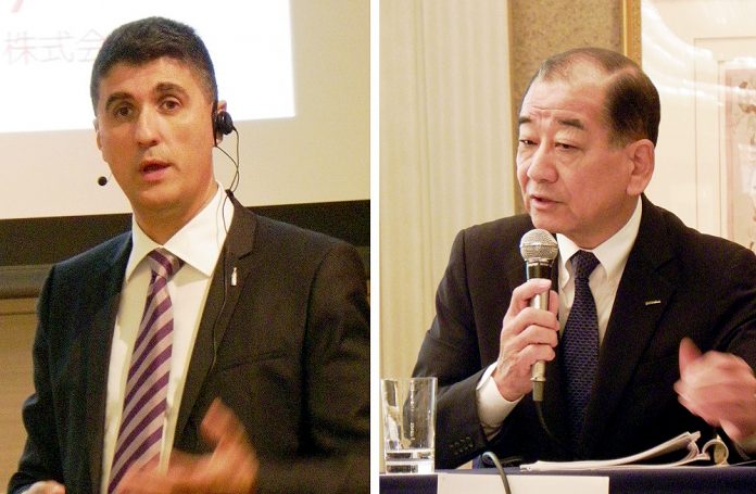 CCEJカリンドラガン社長(左)とCCW吉松社長