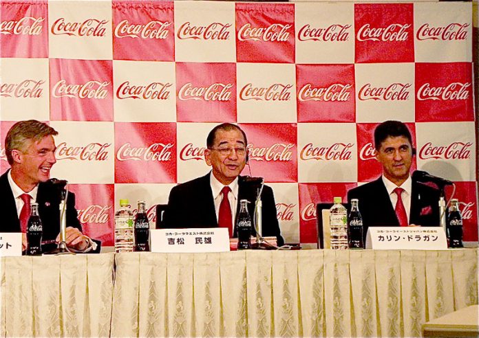 （左から）ブレットＣＣＪＣ社長、吉松ＣＣＷ社長、ドラガンＣＣ ＥＪ社長