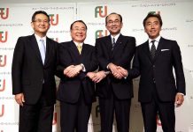 CVS版 〝再編・統合〟の1年 大手寡占化・グループ化加速 ユニー・ファミリーマートホールディングスの発足