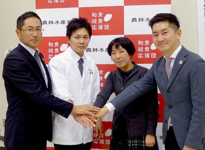 （左から）サンジルシ佐藤強社長、松原京介氏、青山友紀氏、西居豊氏