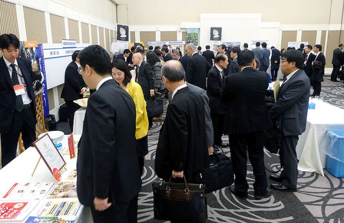 西日本で開催された交流会（かんしょでん粉食品　試食・展示会）