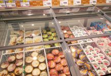 アイス、新市場の萌芽 健康系集め売場作り ヤオコー川越南古谷店 ヤオコー川越南古谷店 健康アイス