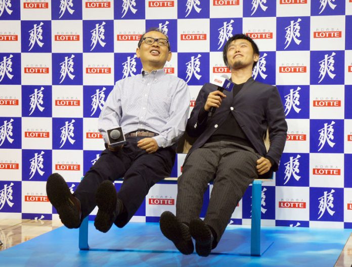 前野隆司教授㊧と太刀川瑛弼氏（爽ハッピーベンチ ロッテアイス）