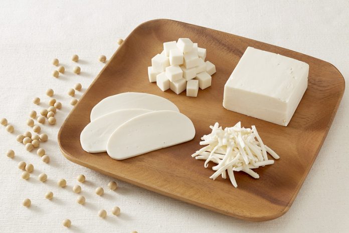 チーズ感覚で楽しめる豆乳生まれの新素材「大豆舞珠（まめまーじゅ）ブロック」