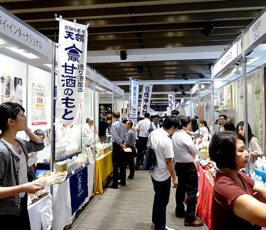 盛大に「通販食品展示会」 全国こだわり食品が集結 「通販食品展示会」の様子
