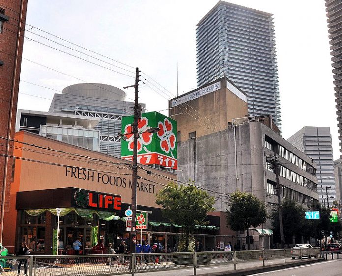 １１月にオープンした「ライフ堂島大橋店」（大阪市）