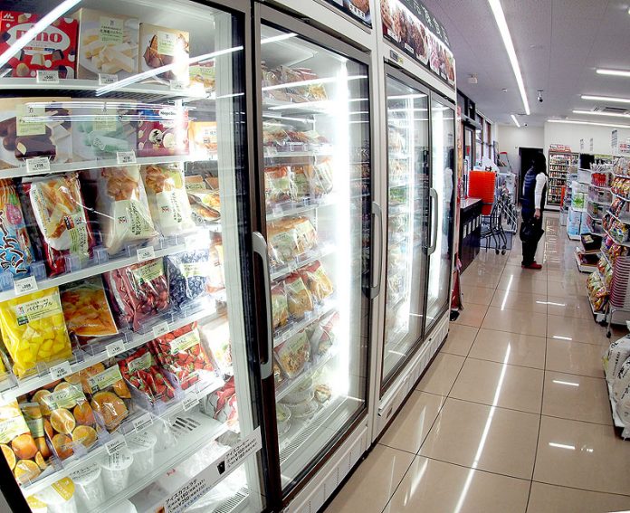新レイアウトで２倍に拡大したセブン‐イレブンの冷凍食品売場
