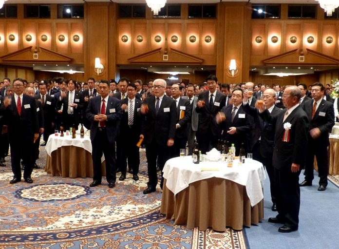 ５日、名古屋観光ホテルで開催された「第５５回 新年賀詞交換会」（中部食料品問屋連盟）