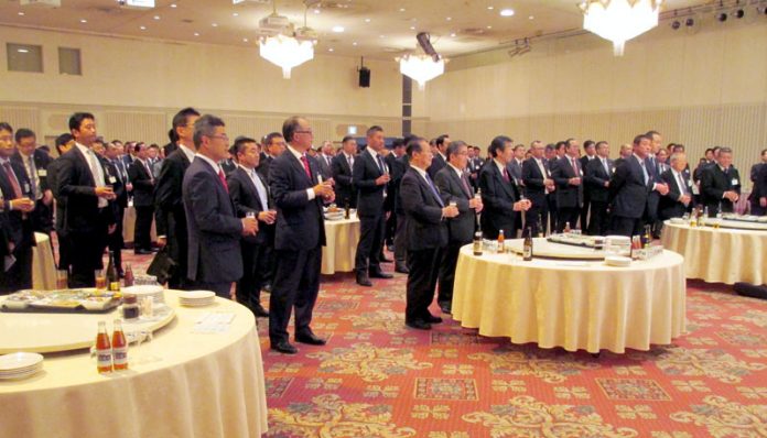 「鹿児島食品二十日会」の賀詞交換会（９日、鹿児島サンロイヤルホテル）