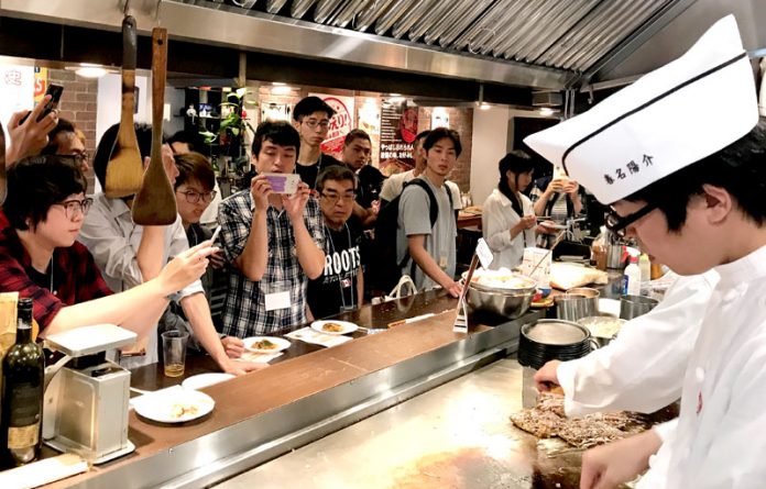台湾で開いた提案会（オタフクソース）