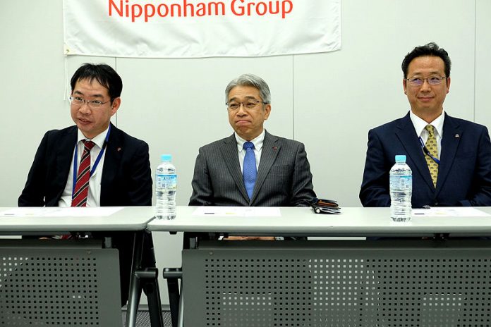 鶴田道太社長（中央 日本ハム冷凍食品）