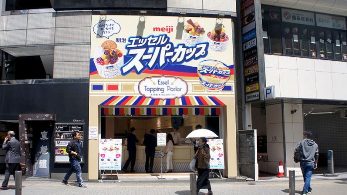ポップアップストア「エッセル　トッピングパーラー」（明治）