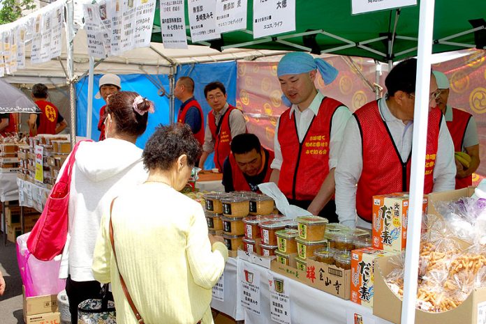 全国産地みその即売会が人気（みそ知る会 巣鴨地蔵通商店街）
