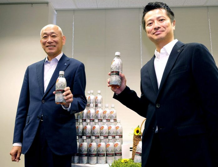 アサヒビール・黒木誠也マーケティング本部長㊧