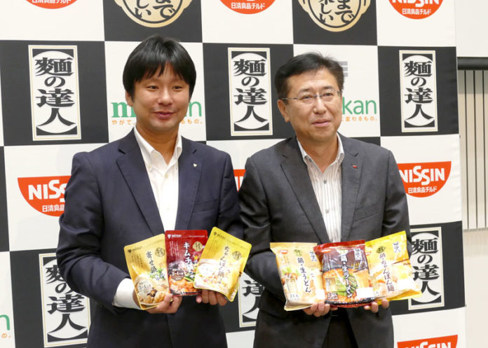 吉永智征Ｍｉｚｋａｎ社長兼ＣＥＯ㊧と伊地知稔彦日清食品チルド社長