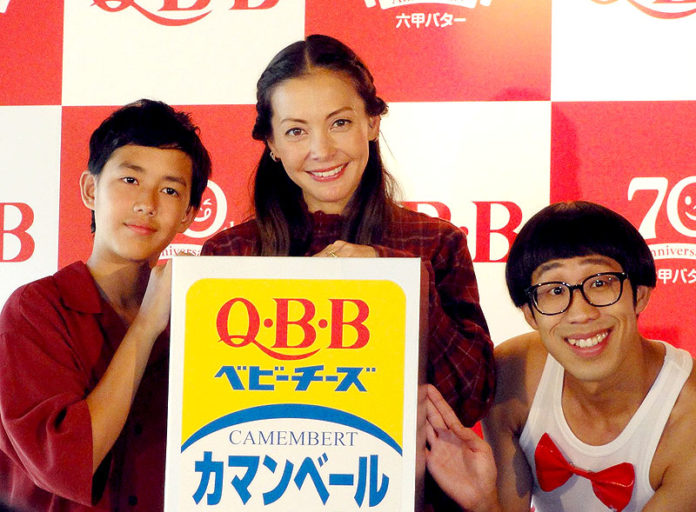 土屋アンナさん・澄海くん親子とひょっこりはん（六甲バター ７０周年キャンペーン）
