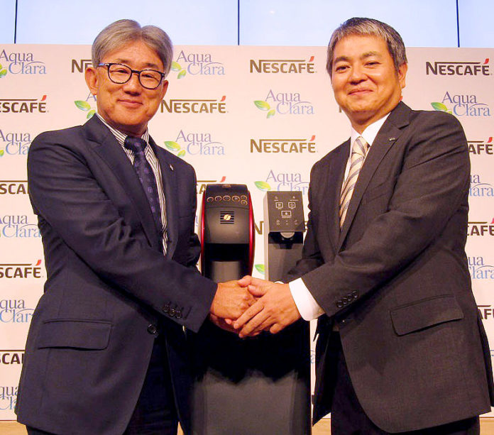 高岡浩三社長兼CEO㊧（ネスレ日本）と赤津裕次郎社長（アクアクララ）