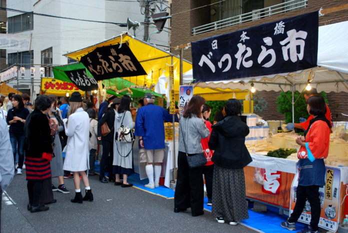 多くのべったら漬ファンで賑わった（べったら市）