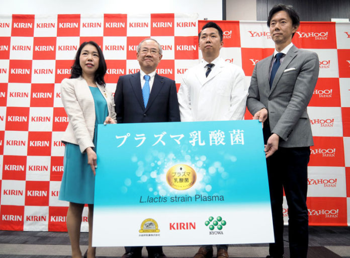 （左から）佐野氏、磯崎氏、白岡氏、市川氏（プラズマ乳酸菌 キリン／ヤフー）