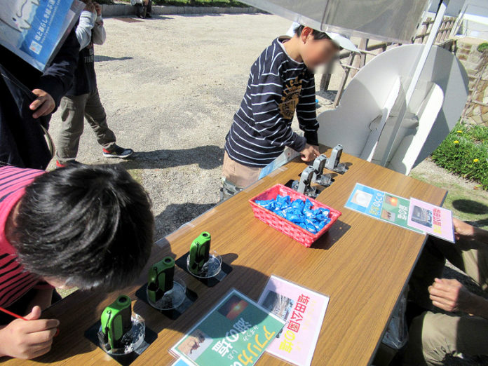 結晶から塩の種類を当てるクイズも（第２７回塩田まつり 三田尻塩田記念産業公園）