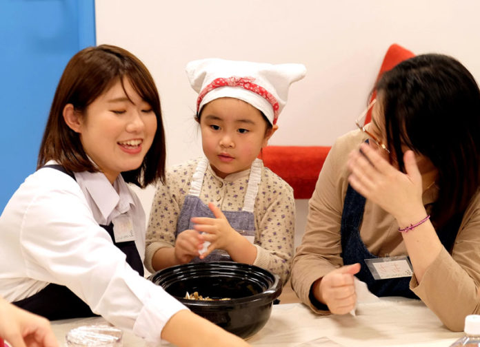 第１回おかげさまを広げよう『いただきます！ます！』 シロカ 「いこーよ」アクトインディ 青山学院大学