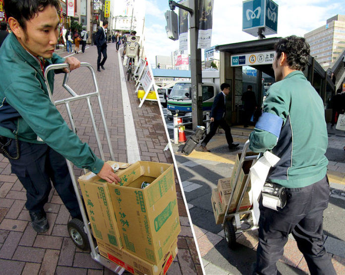 〈密着 自販機を磨く人たち③〉ルートセールスの強み発揮 効率化で時間捻出し営業活動 伊藤園