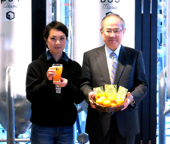 ＳＶＢ島村宏子社長㊧（スプリングバレーブルワリー）とキリンＨＤ磯崎功典社長