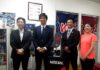 （左から）福島洋一氏、高岡二郎氏（ネスレ日本）、佐伯雅斗氏（東京都公衆浴場業生活衛生同業組合）、大島めぐみ氏（シドニー・アテネオリンピック長距離元日本代表）