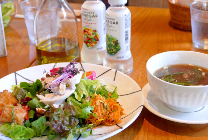 「３種デリのサラダランチ」（Ｍｉｚｋａｎバ酢（バズ）食堂）