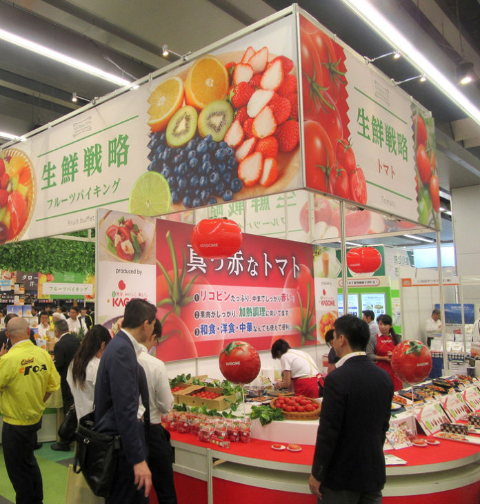 カゴメの生鮮トマトを披露した｢業務用食品展示大商談会｣
