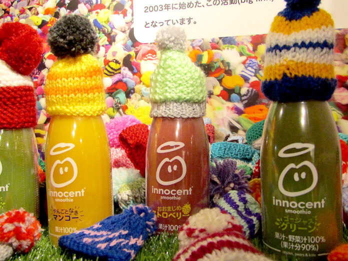 “big knit”の活動で帽子を被せて販売される「イノセント」