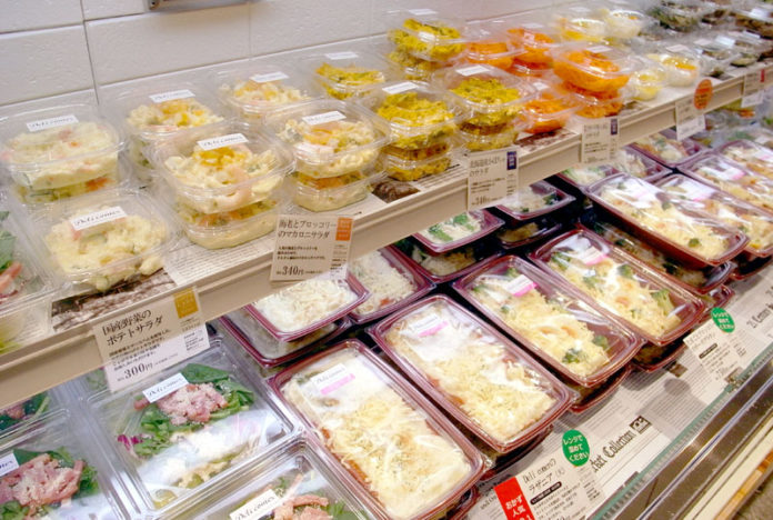 社会構造の変化で拡大する惣菜市場（ライフ本一色店）