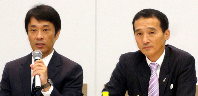 吉田直樹次期社長㊧と大原孝治社長（パン・パシフィック・インターナショナルホールディングス）