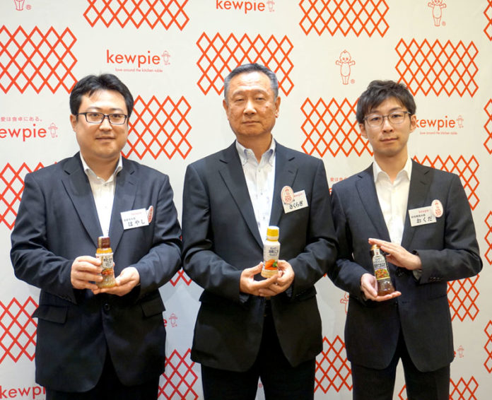 試食説明会で櫻木康博執行役員（中央）ら（キューピー）