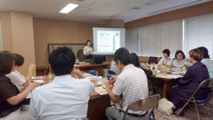 イベントの様子(山本海苔店「焼きのり箱」のお披露目会&日本酒に合うおつまみ海苔の試食会)