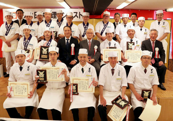 決勝大会に参加した社員ら（第15回がんこ日本料理コンテスト）