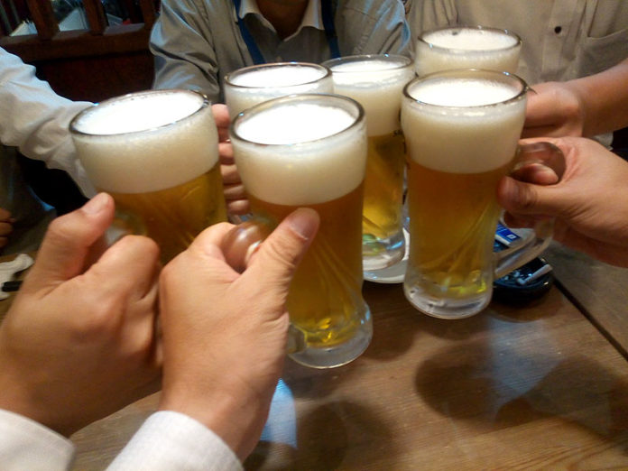職場の忘年会 「行きたい人」は３分の１以下
