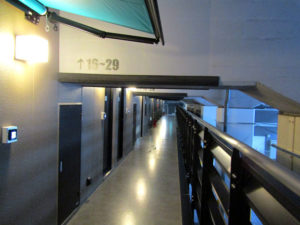 ホテルの客室は全29、室最大収容人数104人(UNDER RAILWAY HOTEL AKIHABARA)