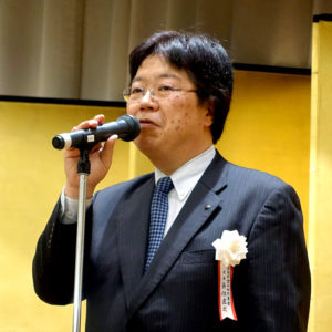 中締めであいさつする魚住直之氏(大阪府食品卸同業会会長/伊藤忠食品西日本営業本部長)