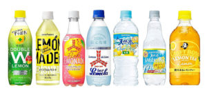 左から「キレートレモン ダブル」「LEMON MADEオリジナルレモネード」「三ツ矢 ピンクレモネード」「三ツ矢サイダー レモラ」「サントリー天然水 スパークリングレモン」「サントリー天然水Clearレモン」「クラフトボス レモンティー」