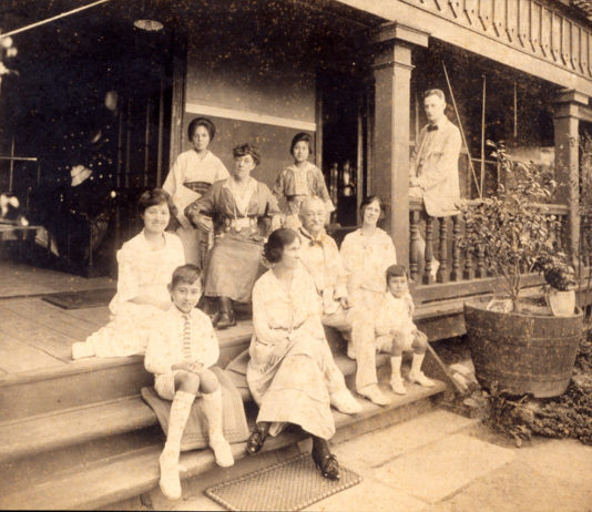 ウイルキンソンファミリー（アサヒ飲料株式会社所蔵）