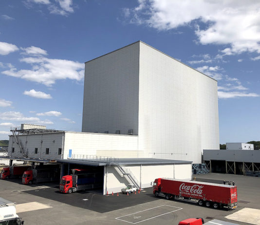 高層50メートルの自動倉庫（コカ・コーラボトラーズジャパン本郷自動倉庫）