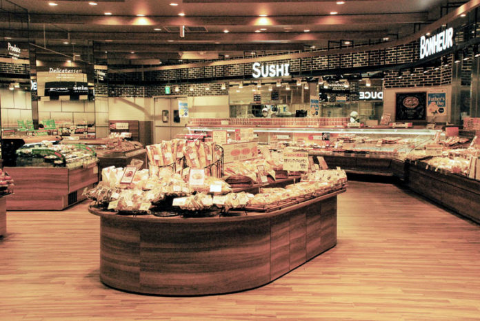 ランチ需要に対応した都市型の店舗レイアウトに（ヨークフーズ新宿富久店）