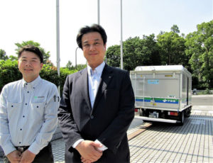 東京東部支店の池田剛史支店長と吉野悟グループリーダー(伊藤園)