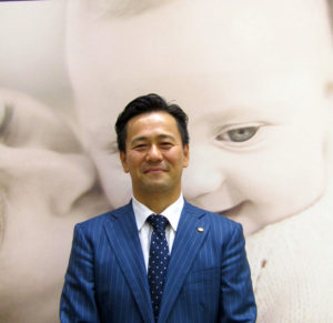 「ECでも手に入らなかった商品を店頭で見つけたときに、やはり小売店さんは強いと実感した」と語る(深谷龍彦社長/ネスレ日本)