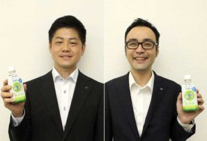 平井邦佳氏㊧と山口将弘氏(伊藤園)