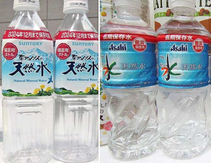 「サントリー南アルプスの天然水 備蓄用」㊧（サントリー食品インターナショナル）と「おいしい水 天然水 長期保存水（災害備蓄用）」（アサヒ飲料）